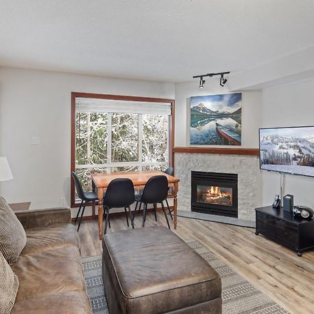 Glaciers Reach By Allseason Vacation Rentals Whistler Exteriör bild