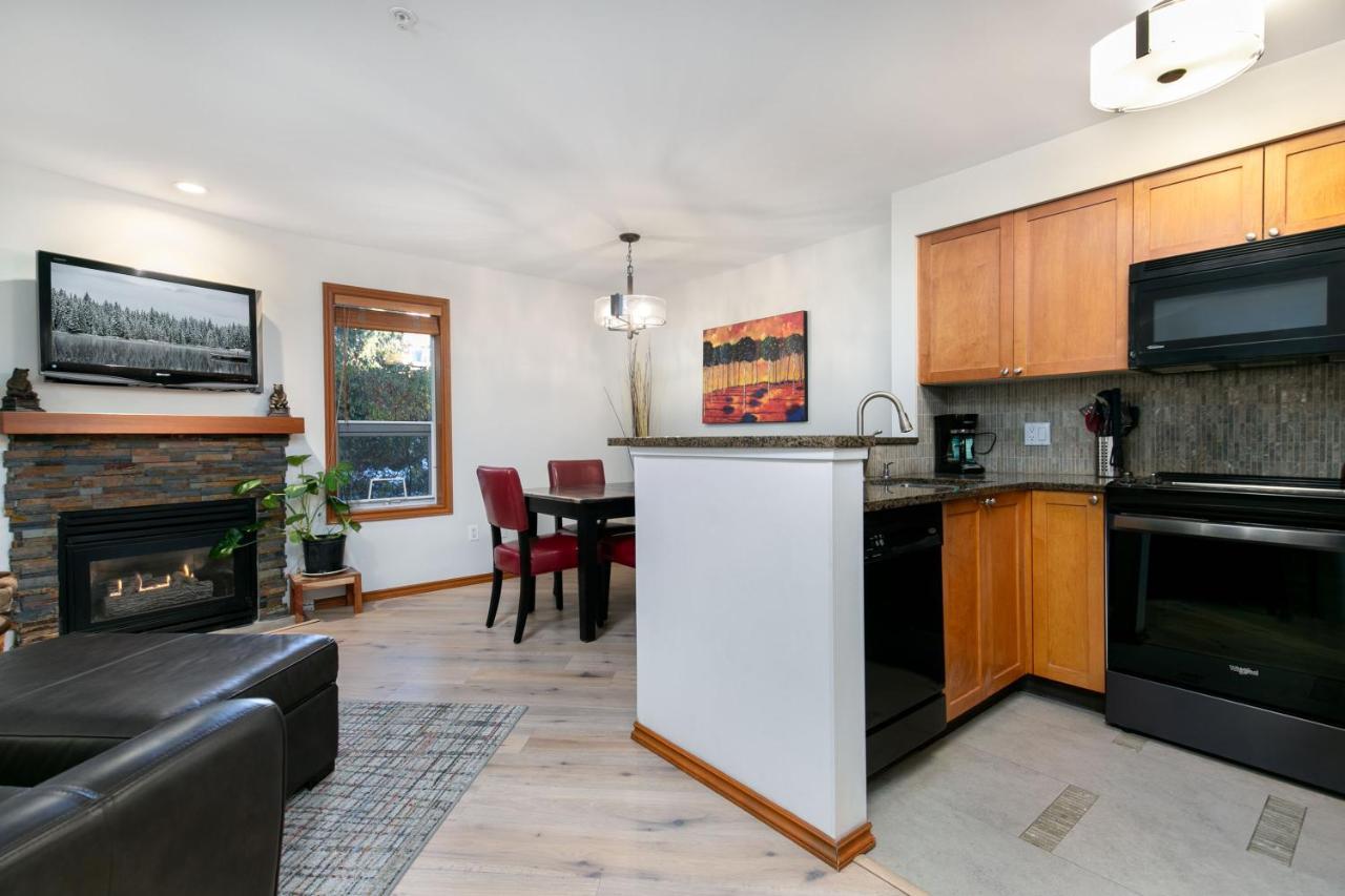 Glaciers Reach By Allseason Vacation Rentals Whistler Exteriör bild
