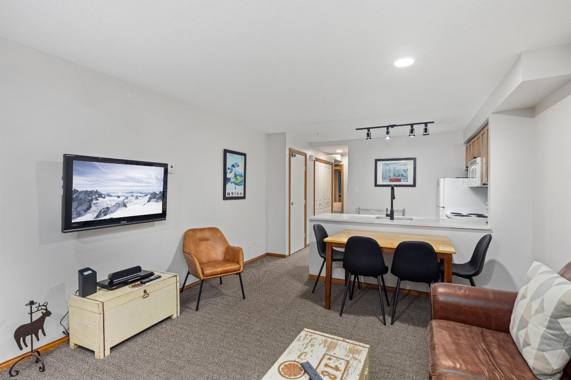 Glaciers Reach By Allseason Vacation Rentals Whistler Exteriör bild